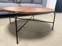 Rolf Benz Couchtisch 947 Nussbaum Stahl schwarz ø...