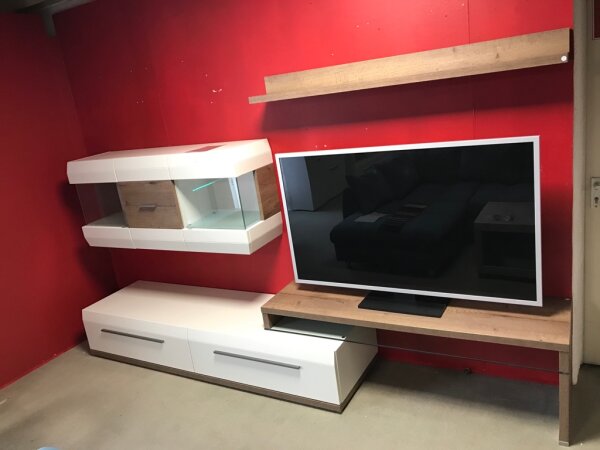 Wohnwand 2 Light Line 2 weiß Lack Kanada Eiche inkl. LED, 312x176 cm