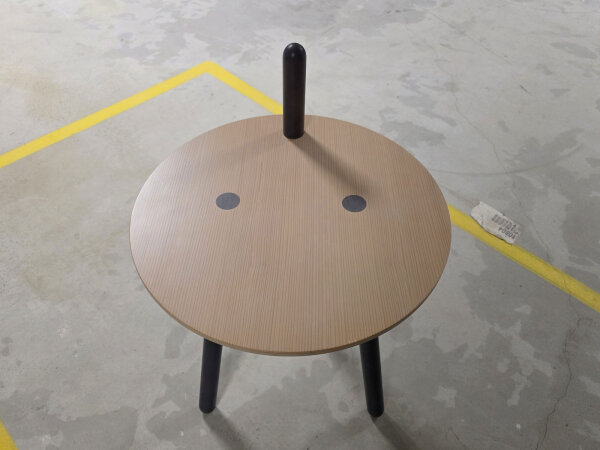 Freistil Couchtisch 196 Fichte Durchmesser 45 cm Dreibein graphitgrauRolf Benz