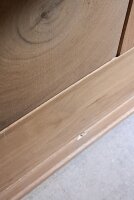 Vitrine II Gaja WZ-0315 Wildeiche massiv naturstabverleimt, Front Hirnholz-Elemente, 106/201/40